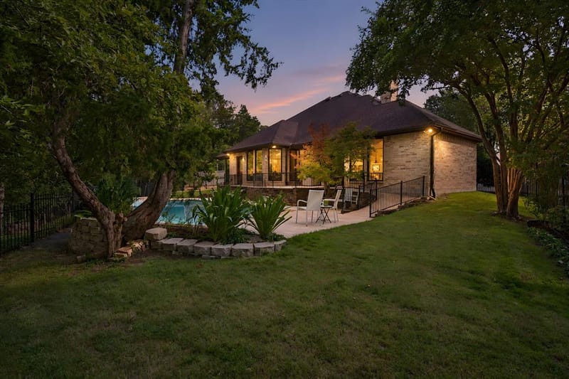 9758 Vinewood Drive, Dallas TX 75228