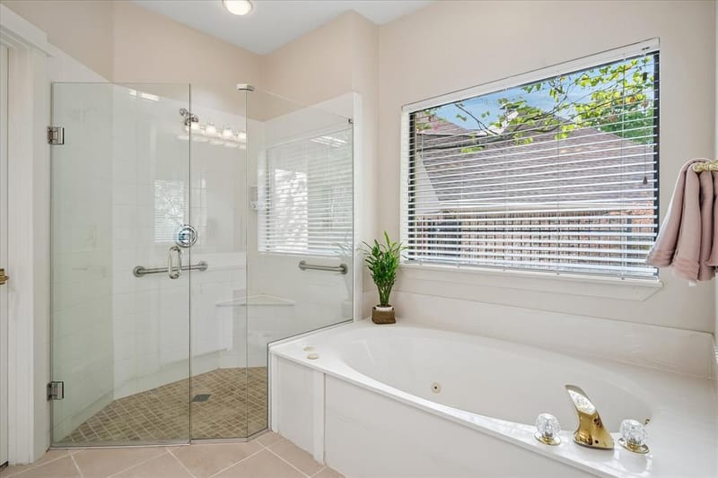 9758 Vinewood Drive, Dallas TX 75228 - Photo 15