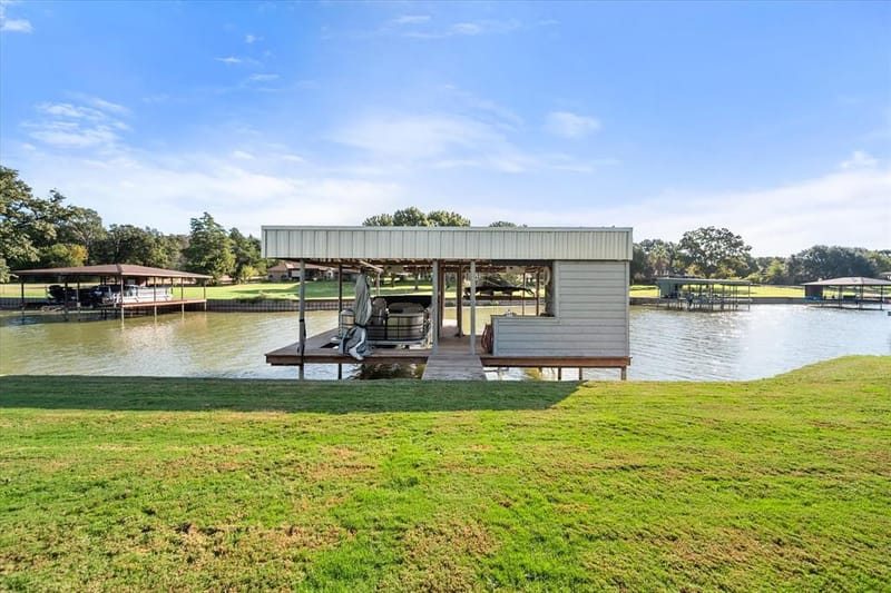 529 La Bota, Corsicana TX 75109 - Photo 2
