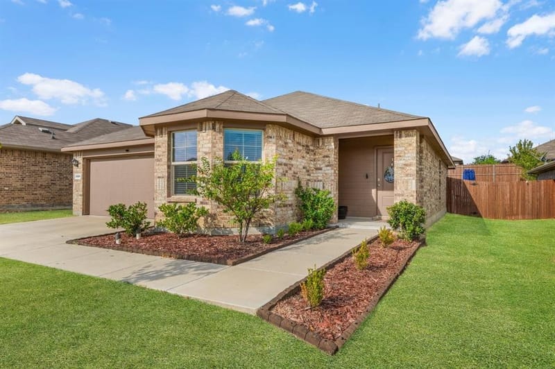 9509 Golden Summit Drive, Fort Worth TX 76131 - Photo 3