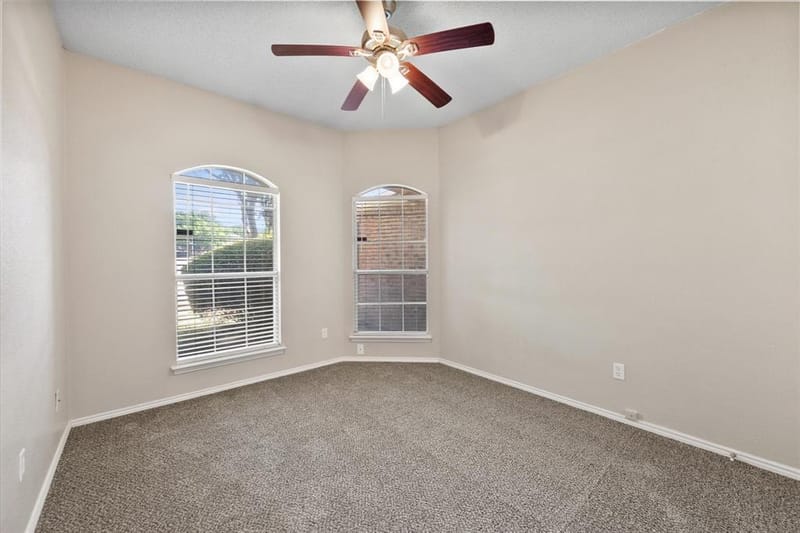 926 Tennis Villa Drive, Arlington TX 76017 - Photo 13