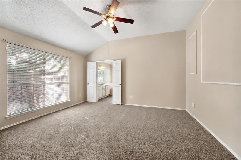 926 Tennis Villa Drive, Arlington TX 76017 - Photo 9