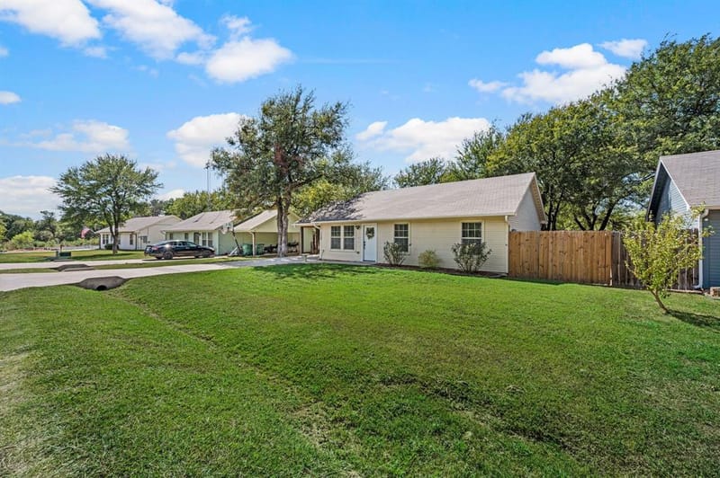 110 Shady Springs Drive, Runaway Bay TX 76426 - Photo 24
