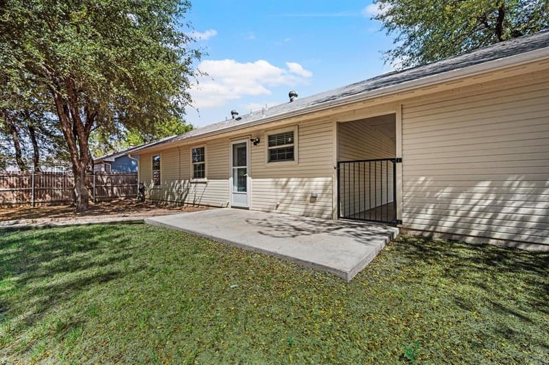 110 Shady Springs Drive, Runaway Bay TX 76426 - Photo 15