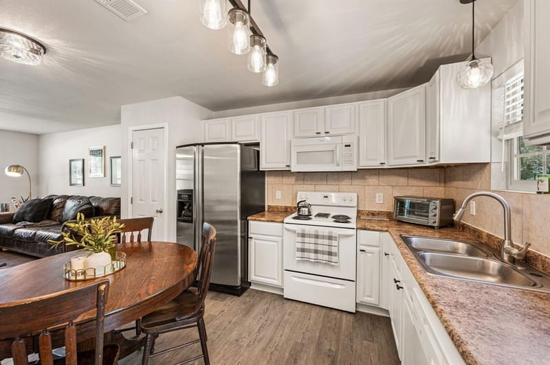 110 Shady Springs Drive, Runaway Bay TX 76426 - Photo 8