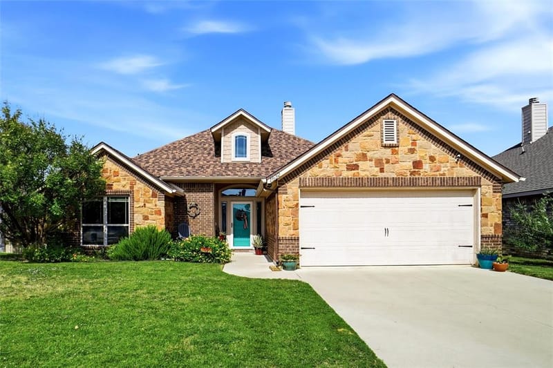 1832 Town Creek Circle, Weatherford TX 76086