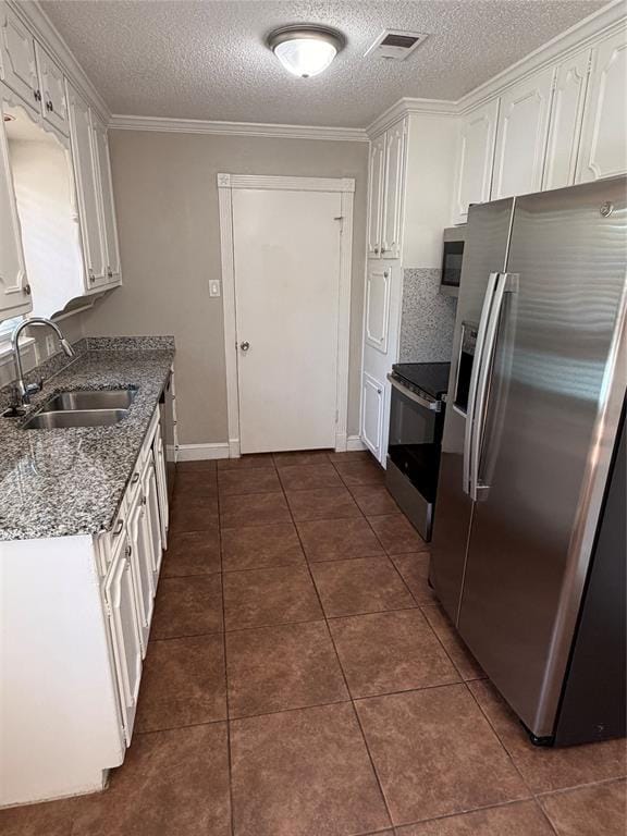 725 Willow Street, Hurst TX 76053 - Photo 9