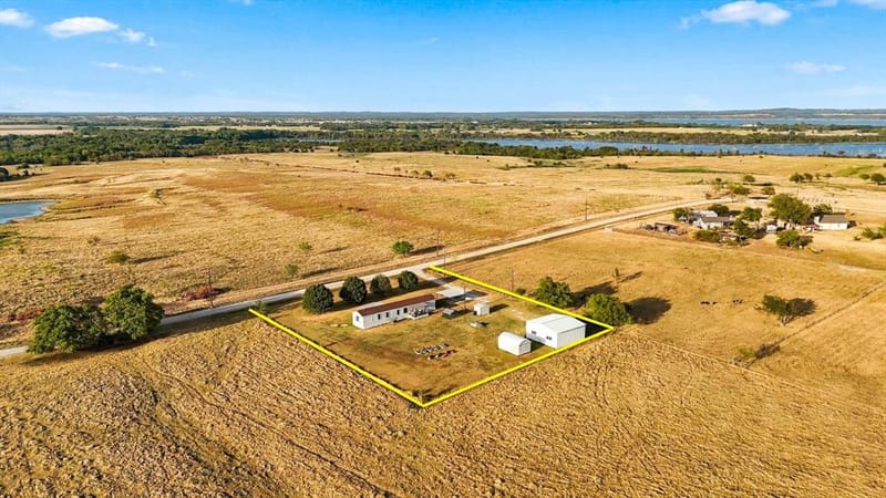 934 Elm Grove Road, Valley View TX 76272 - Photo 2