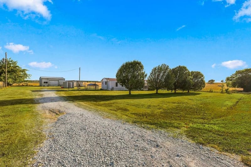 934 Elm Grove Road, Valley View TX 76272 - Photo 7