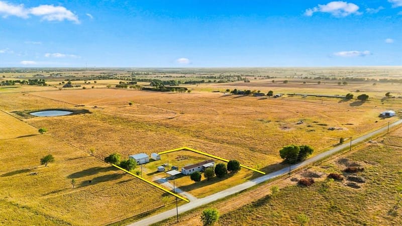 934 Elm Grove Road, Valley View TX 76272