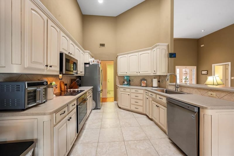 6511 Westover Drive, Granbury TX 76049 - Photo 16