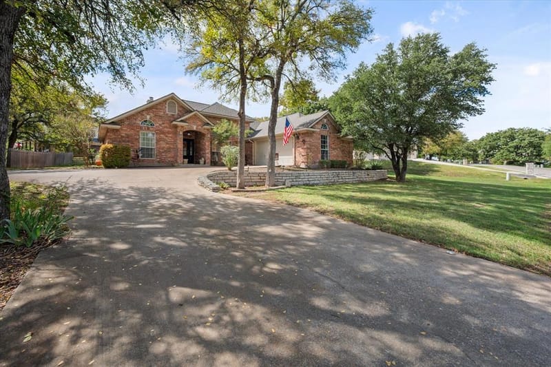 6511 Westover Drive, Granbury TX 76049 - Photo 3