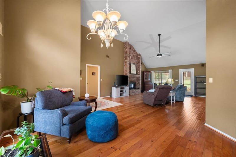 6511 Westover Drive, Granbury TX 76049 - Photo 9