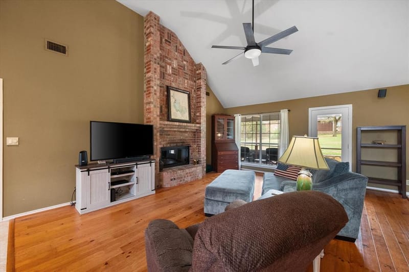 6511 Westover Drive, Granbury TX 76049 - Photo 10