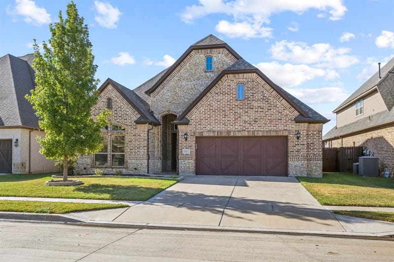 8416 Sandhill Crane Drive, Fort Worth TX 76118 - Photo 2