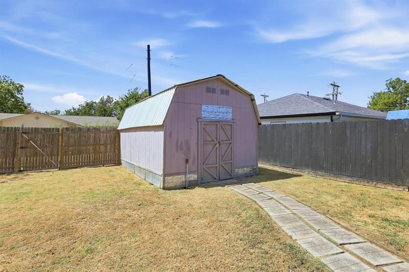 309 Elm Street, Whitesboro TX 76273 - Photo 32