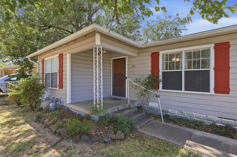 309 Elm Street, Whitesboro TX 76273 - Photo 11