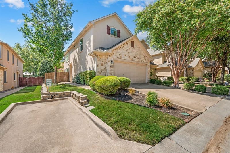 614 Rosemead Drive, Euless TX 76039 - Photo 2