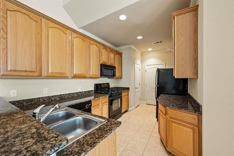 614 Rosemead Drive, Euless TX 76039 - Photo 9