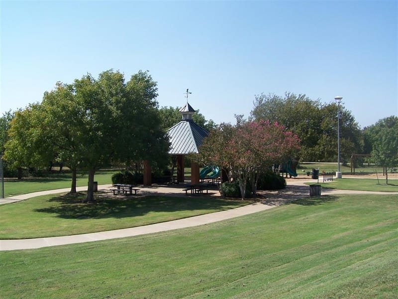 8425 Greylock Court, Fort Worth TX 76137 - Photo 32