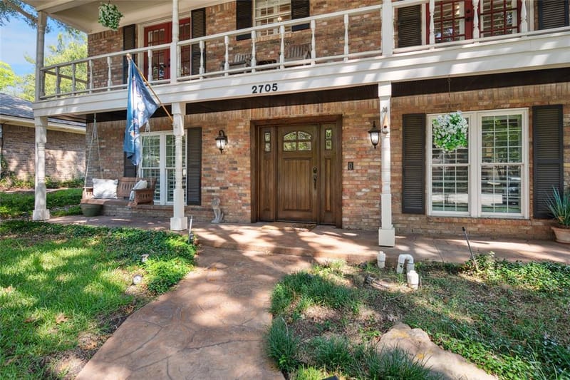 2705 Prairie Creek Court, Plano TX 75075 - Photo 2
