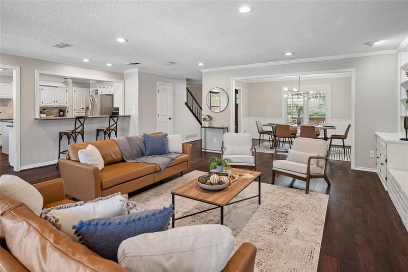 2705 Prairie Creek Court, Plano TX 75075 - Photo 6