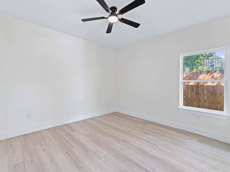507 Staffordshire Drive, Irving TX 75061 - Photo 17