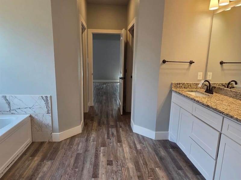 906 Stone Meadow Drive, Mabank TX 75147 - Photo 8