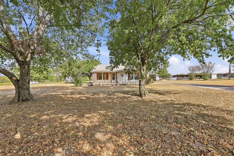 681 County Road 1102, Rio Vista TX 76093 - Photo 3
