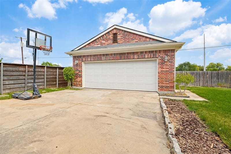 10918 Beauty Lane, Dallas TX 75229 - Photo 25