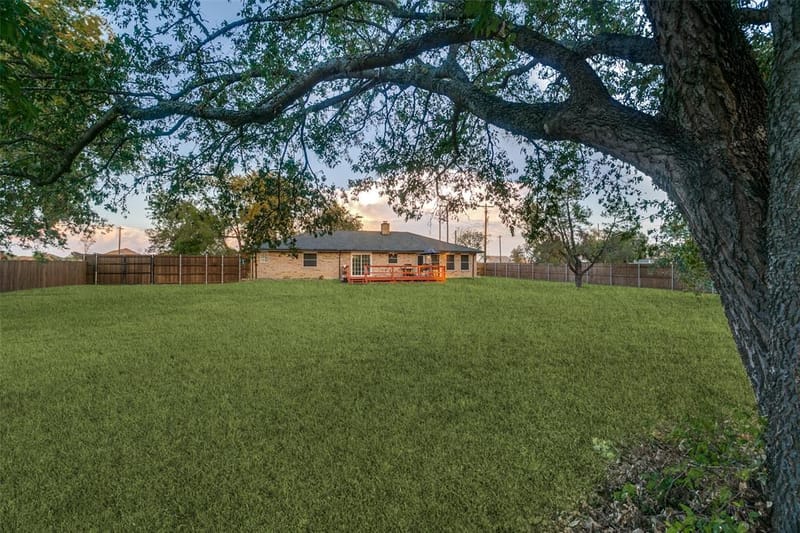 2400 S Bonnie Brae Street, Denton TX 76207 - Photo 2