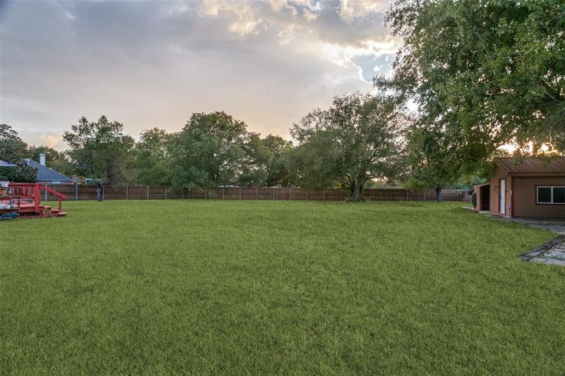 2400 S Bonnie Brae Street, Denton TX 76207 - Photo 3