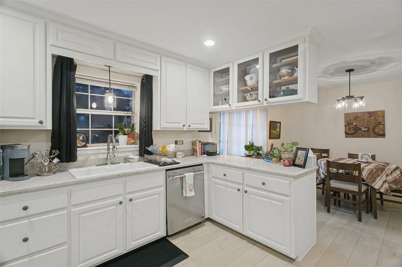 2400 S Bonnie Brae Street, Denton TX 76207 - Photo 8