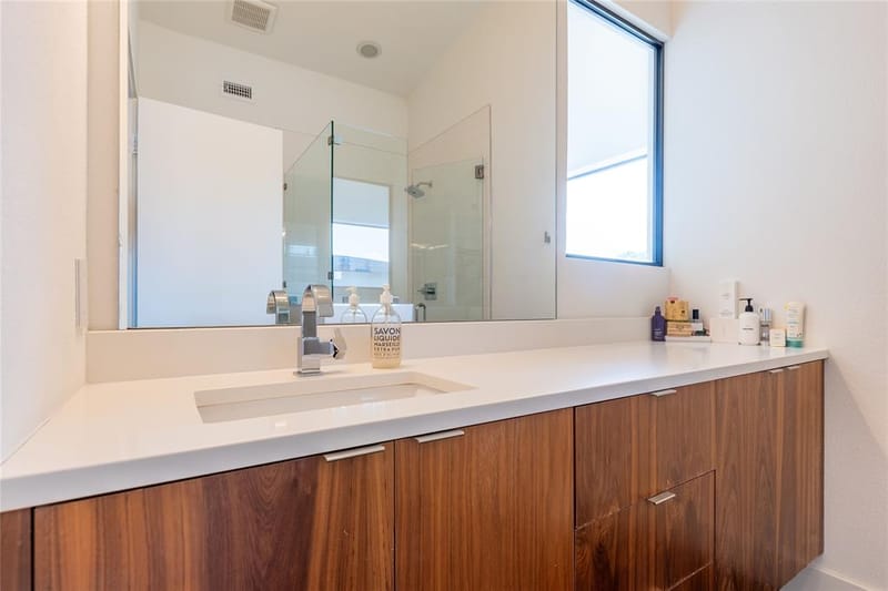 1510 Eastus Drive, Dallas TX 75208 - Photo 33
