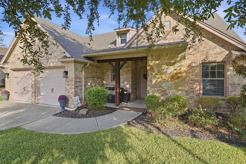 516 Magnolia Parkway, Benbrook TX 76126 - Photo 2