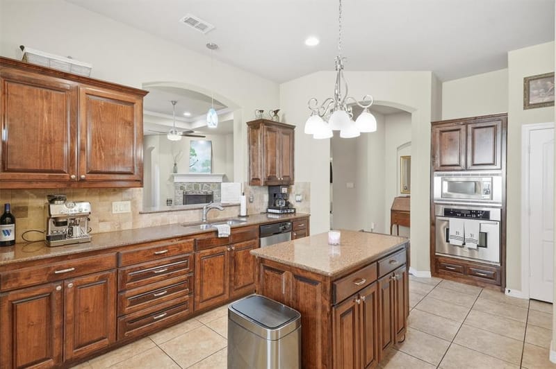516 Magnolia Parkway, Benbrook TX 76126 - Photo 12