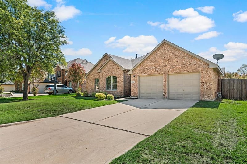 329 Village Trail, Trophy Club TX 76262 - Photo 6