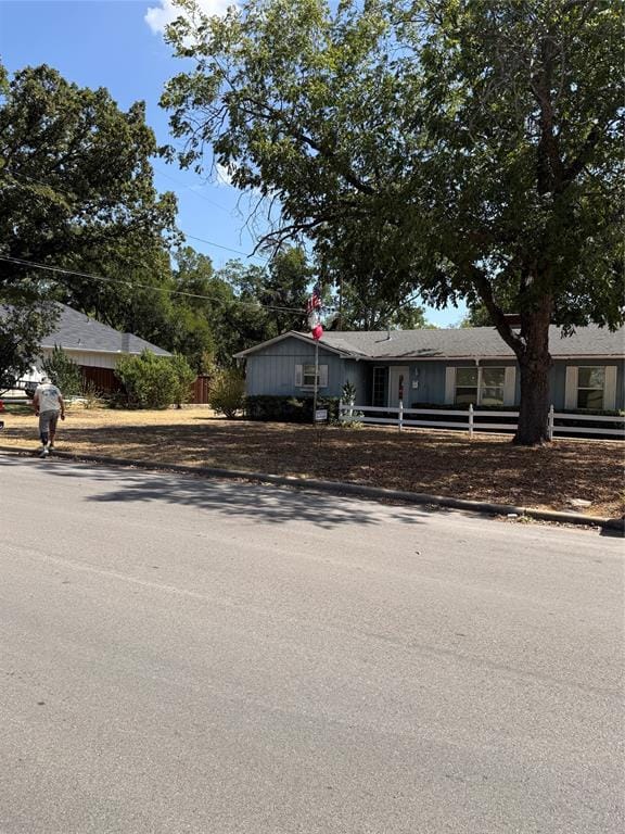 1101 W Chambers Street, Cleburne TX 76033 - Photo 14