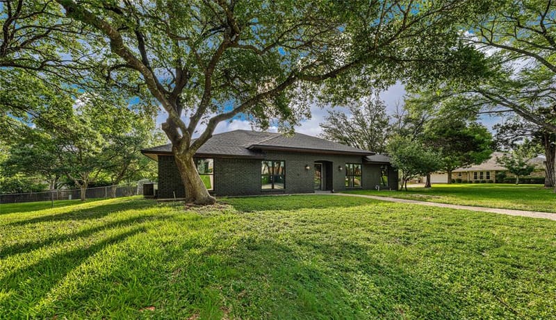 9917 Sandalwood Drive, Woodway TX 76712