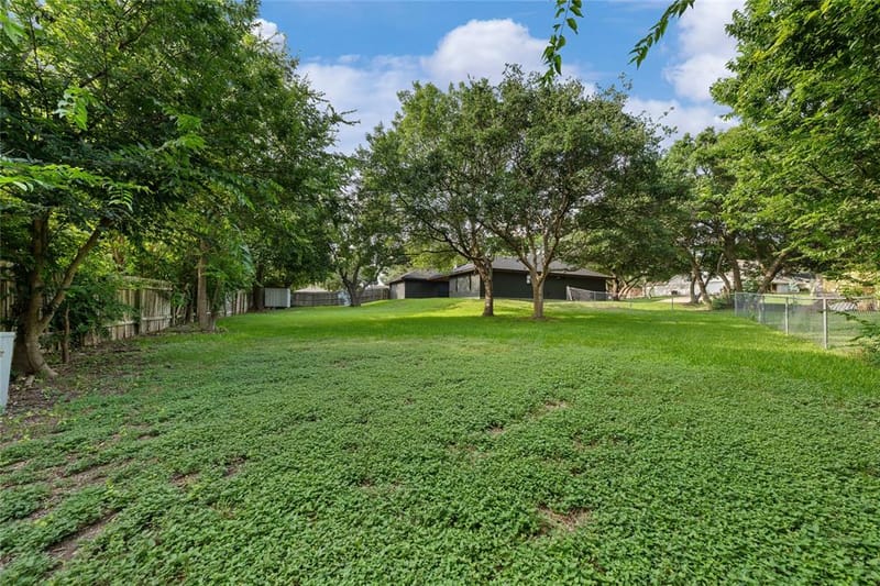 9917 Sandalwood Drive, Woodway TX 76712 - Photo 39