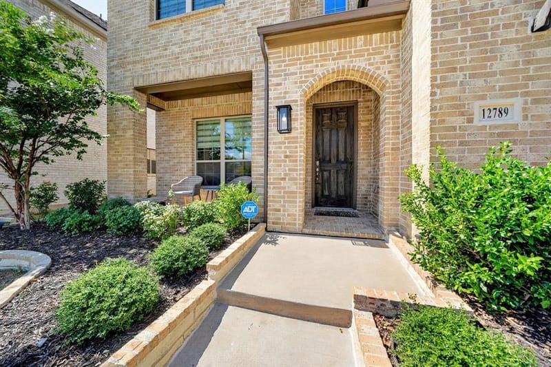 12789 Royal Oaks Lane, Farmers Branch TX 75234 - Photo 4