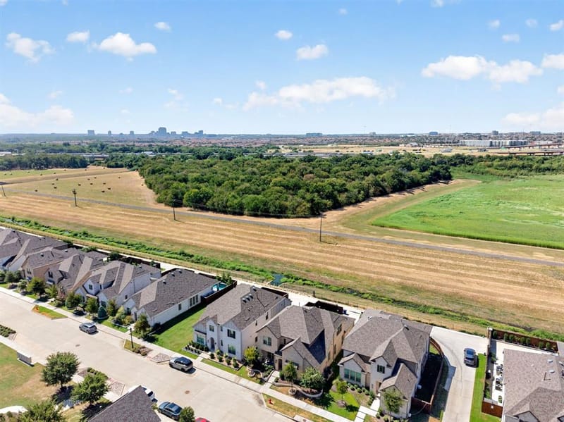 12789 Royal Oaks Lane, Farmers Branch TX 75234 - Photo 8