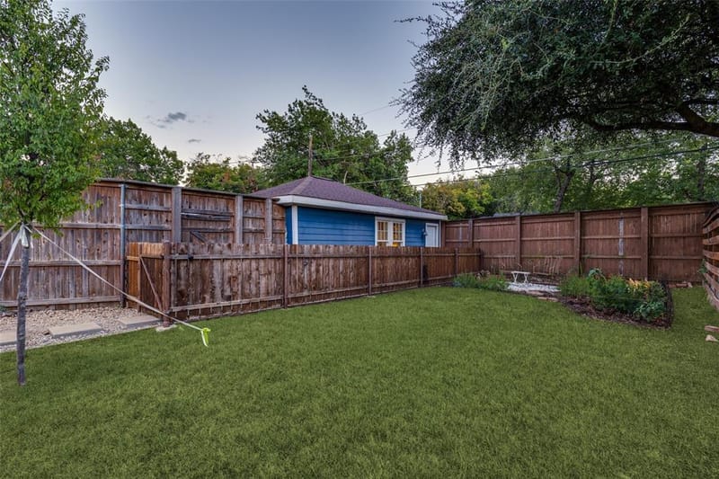 2732 Ivandell Avenue, Dallas TX 75211 - Photo 21