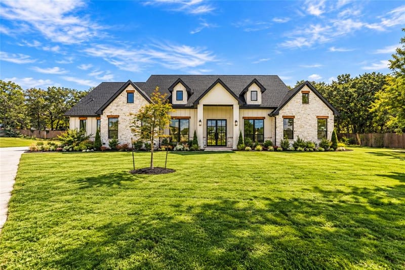 5832 Grey Wolf Court, Fort Worth TX 76140