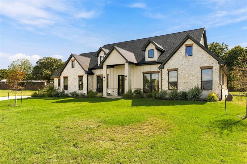5832 Grey Wolf Court, Fort Worth TX 76140 - Photo 4