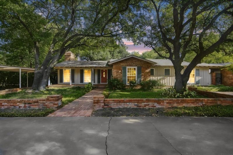 1107 E Walnut Street, Hillsboro TX 76645