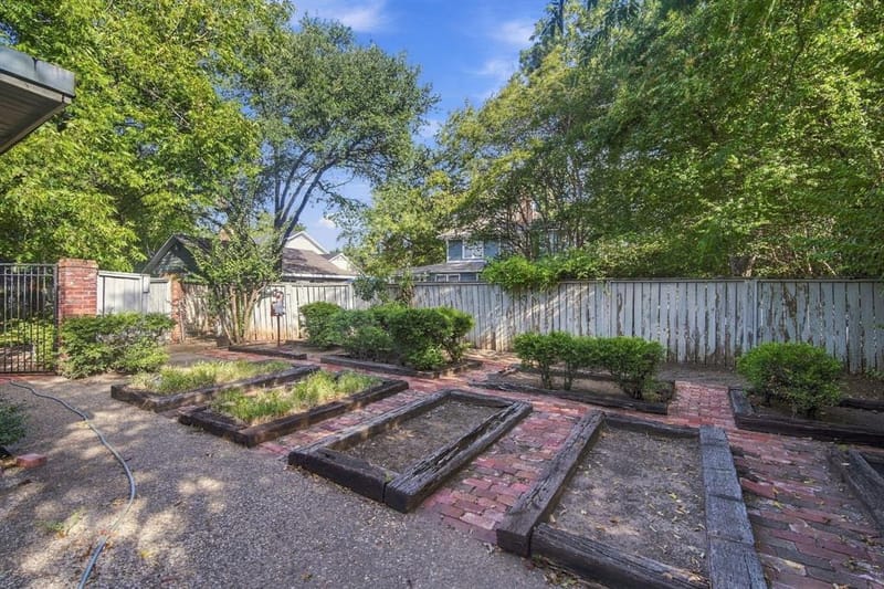 1107 E Walnut Street, Hillsboro TX 76645 - Photo 37