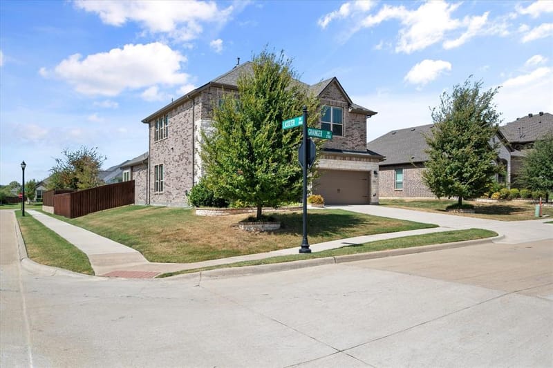 2705 Grainger Drive, Mansfield TX 76063 - Photo 3