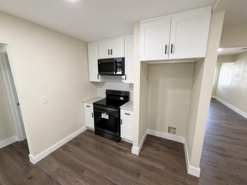 1205 Oak Street, Grand Prairie TX 75050 - Photo 7