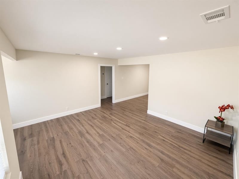 1205 Oak Street, Grand Prairie TX 75050 - Photo 3